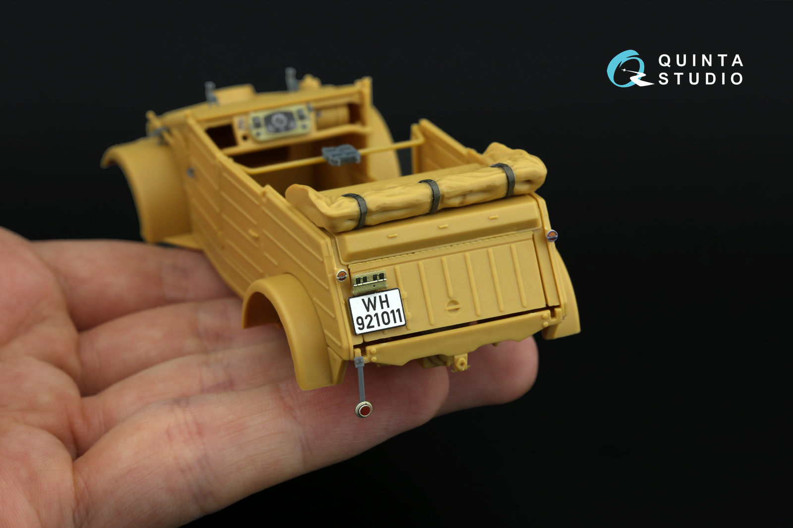 Kubelwagen Type 82 3D-Printed & coloured Interior on decal paper (Hero) (with 3D-printed resin parts)