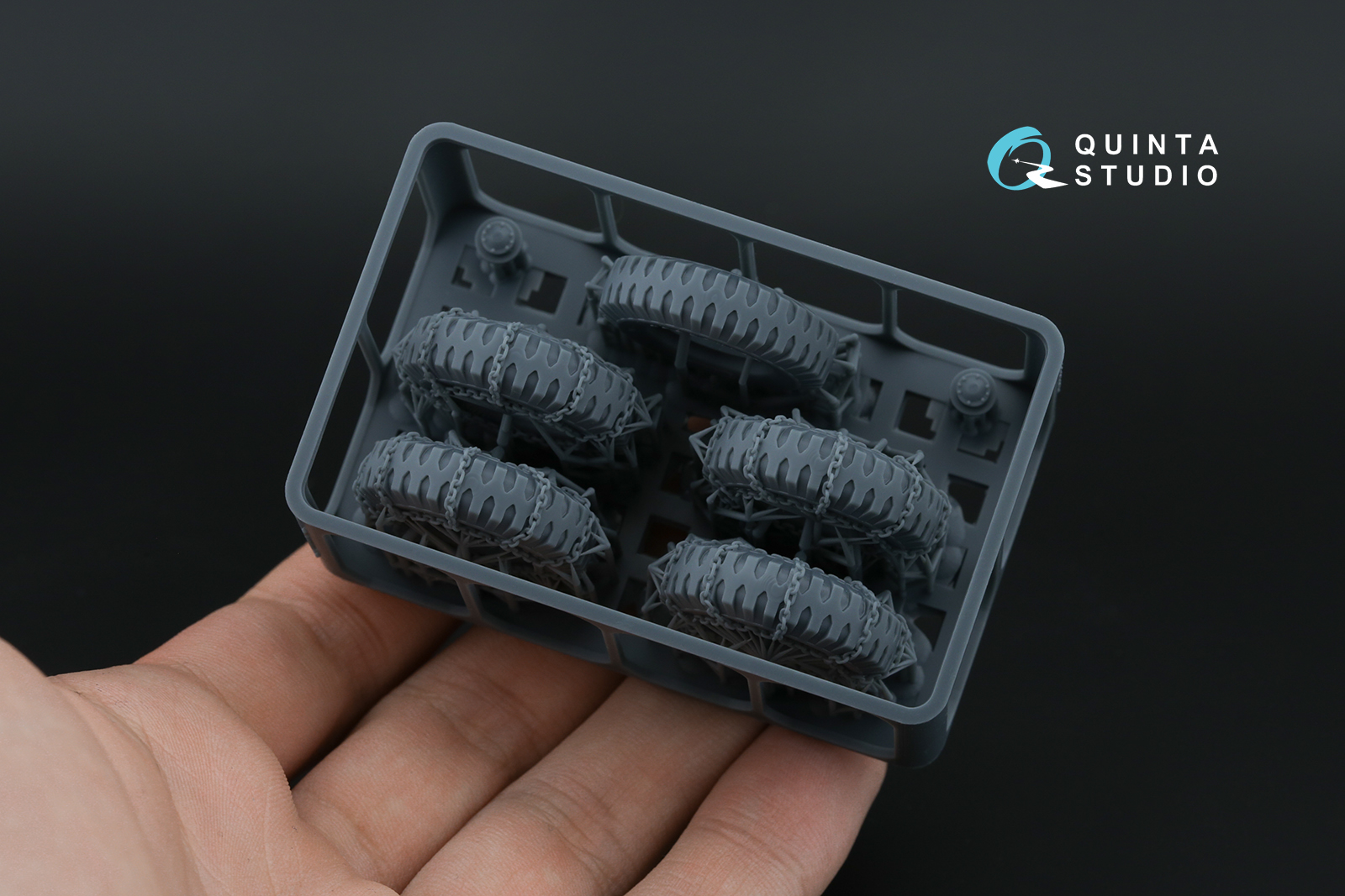 Dodge WC Family tyre set with chains (Zvezda)