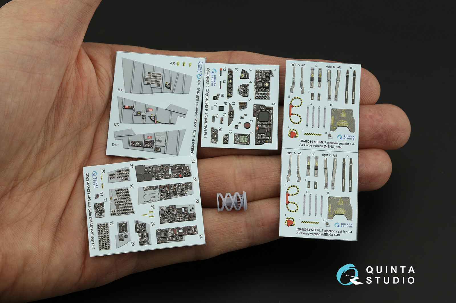 F-4G late 3D-Printed & coloured Interior on decal paper (Meng) (with 3D-printed resin parts)