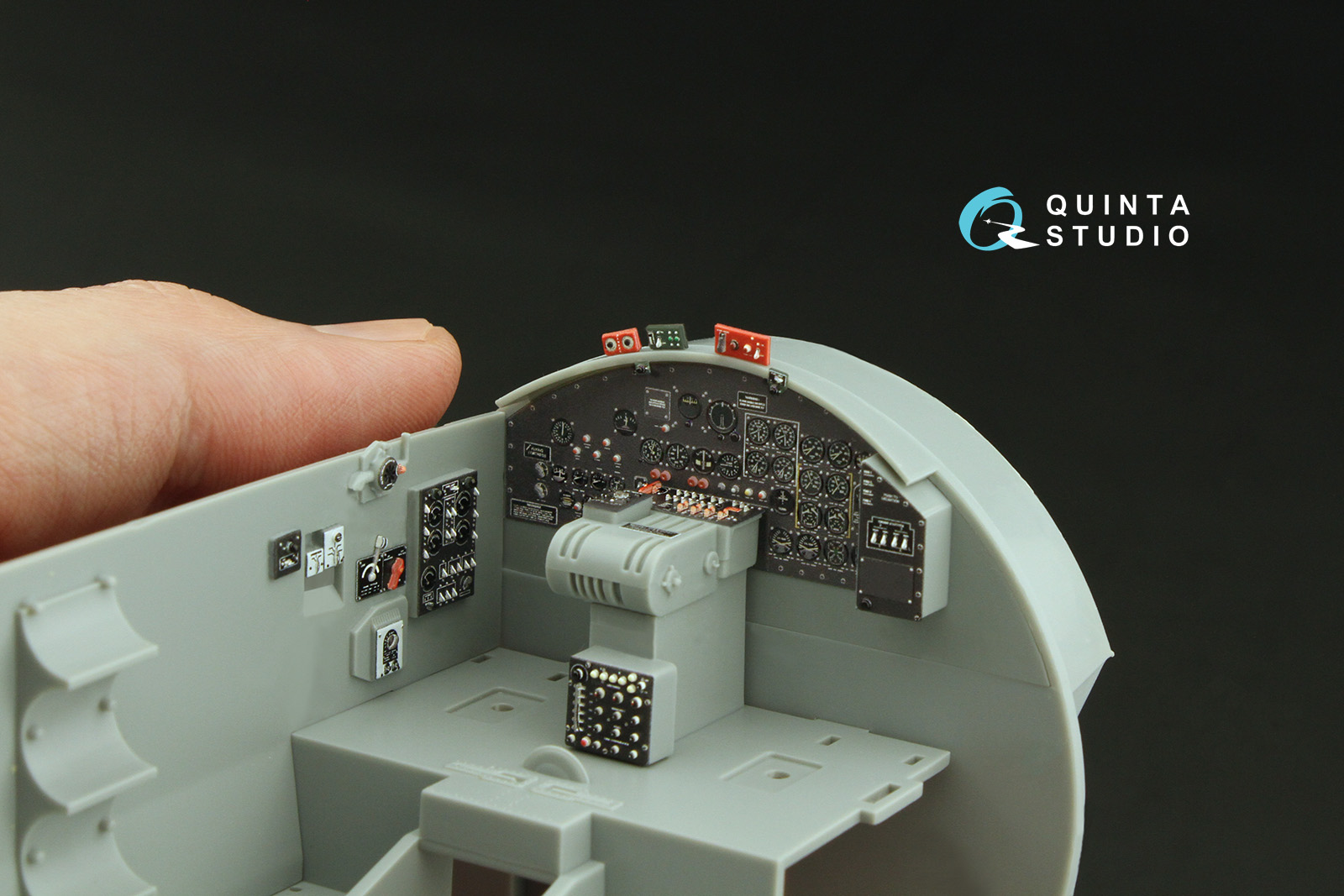 Boeing B-17E/F Pilot's cockpit. 3D-Printed & coloured Interior on decal paper (HK models)