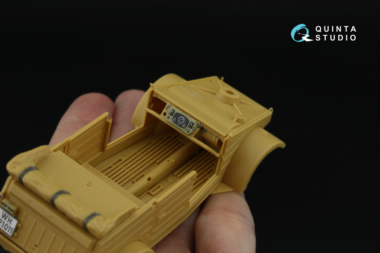Kubelwagen Type 82 3D-Printed & coloured Interior on decal paper (Hero)