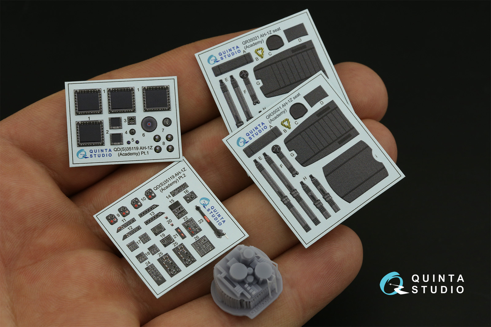 AH-1Z 3D-Printed & coloured Interior on decal paper (Academy) (with 3D-printed resin parts)